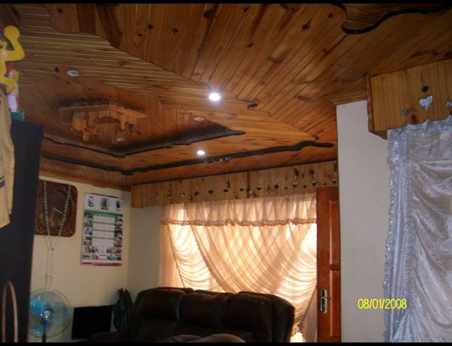2 BEDROOM FREEHOLD FOR SALE IN MPOPHOMENI